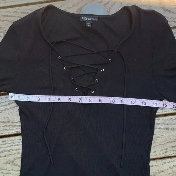 Express Ribbed Lace-Up V-Neck Long Sleeve Top - Picture 10 of 13